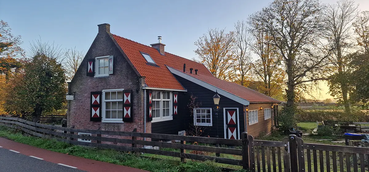 Renovatie van karakteristiek pand bij voormalige herberg zwemlustlocatie, verbouw door architect in de Vechtstreek