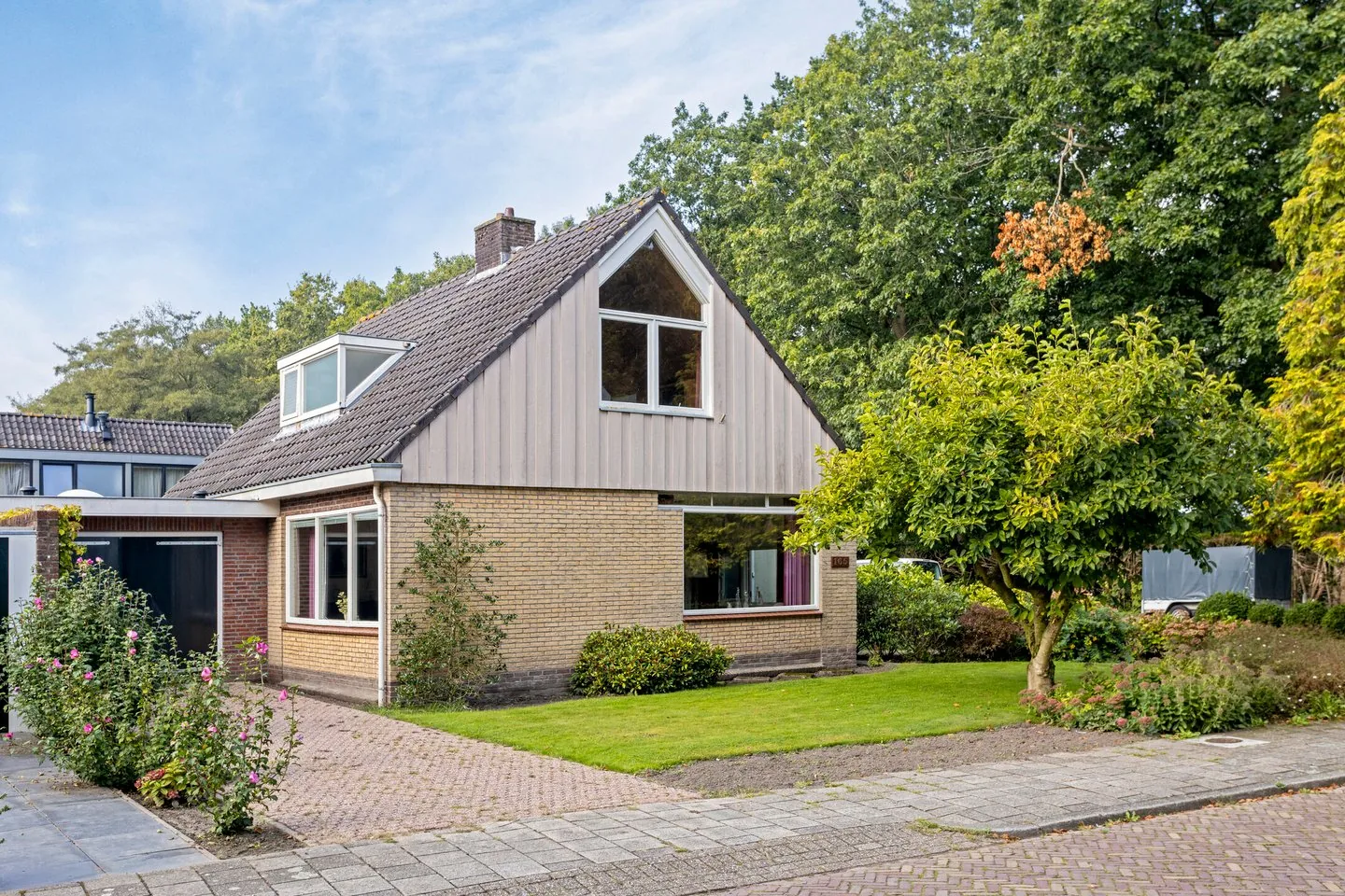 Villa na transformatie — topisolatie, triple glas en ruimtelijke leefkeuken