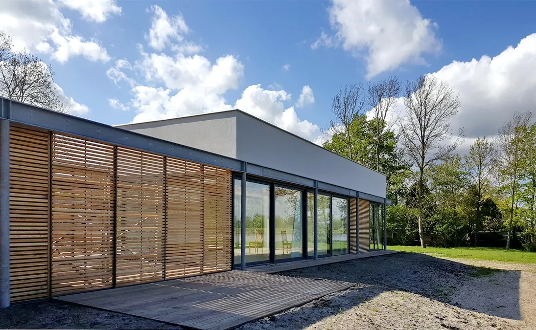 Positionering van recreatiewoning op ruim perceel met uitzicht op het Vechtlandschap