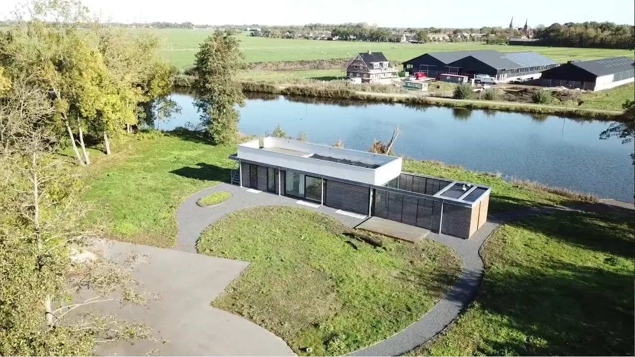 Moderne Recreatiewoning aan de Vecht