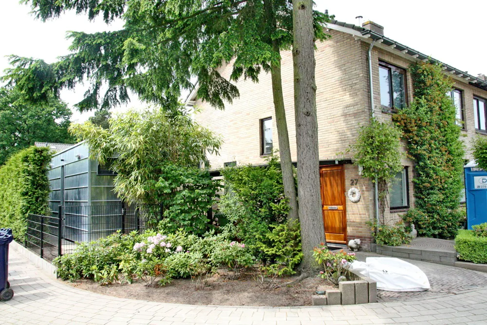 Uitbouw en aanbouw jaren-70 woning