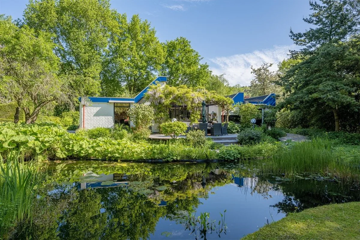 Bestaande woning in Lelystad voor rigoureuze vernieuwbouw op bestaande fundering