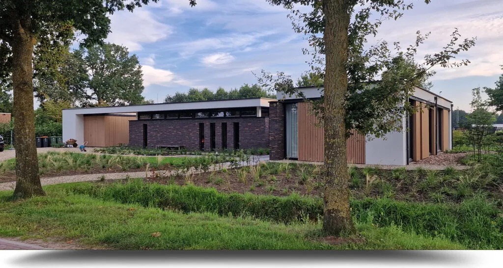 Ruurlo villa met ruimtelijke opzet en sterke verbinding met de tuin