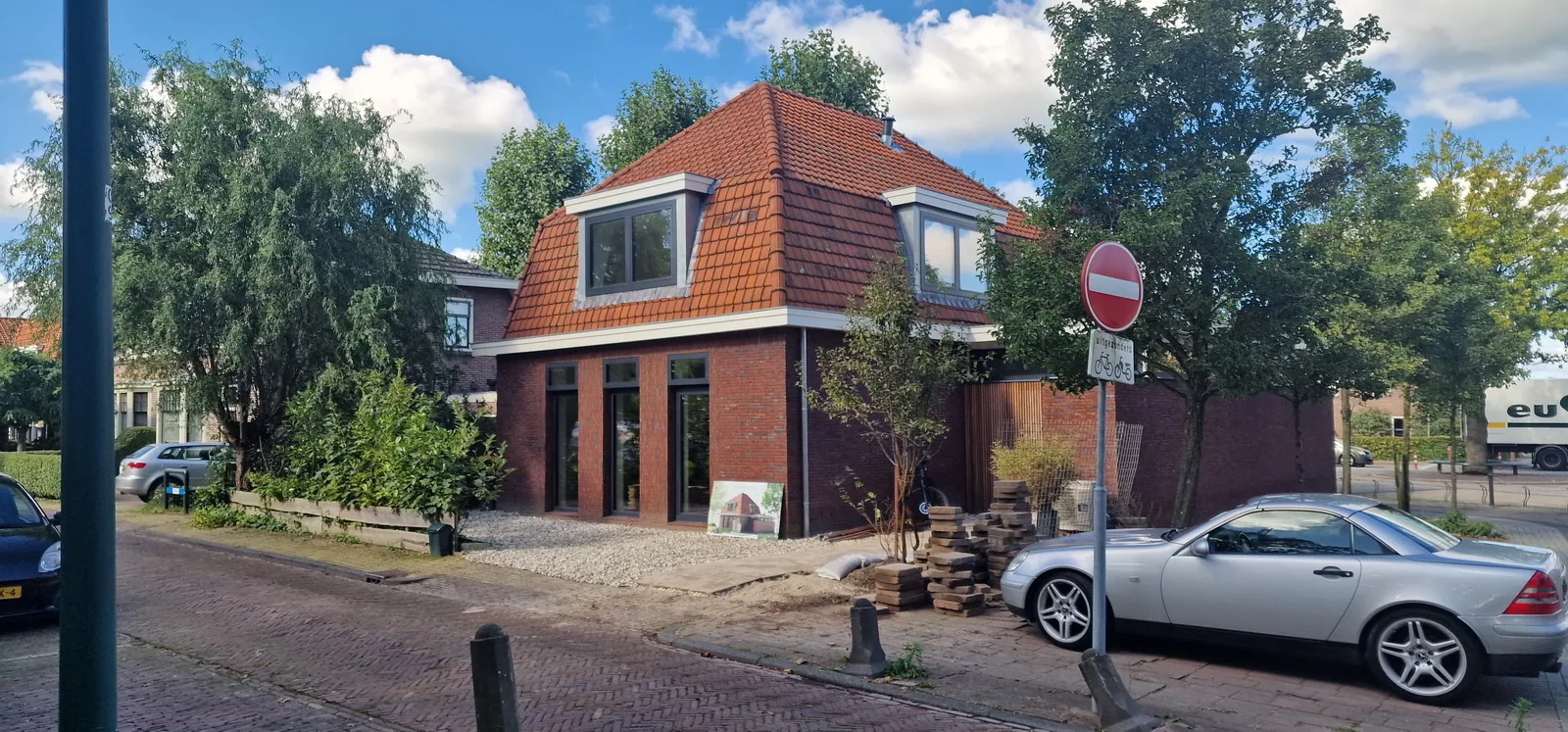 Verbouw met moderne aanbouw woning