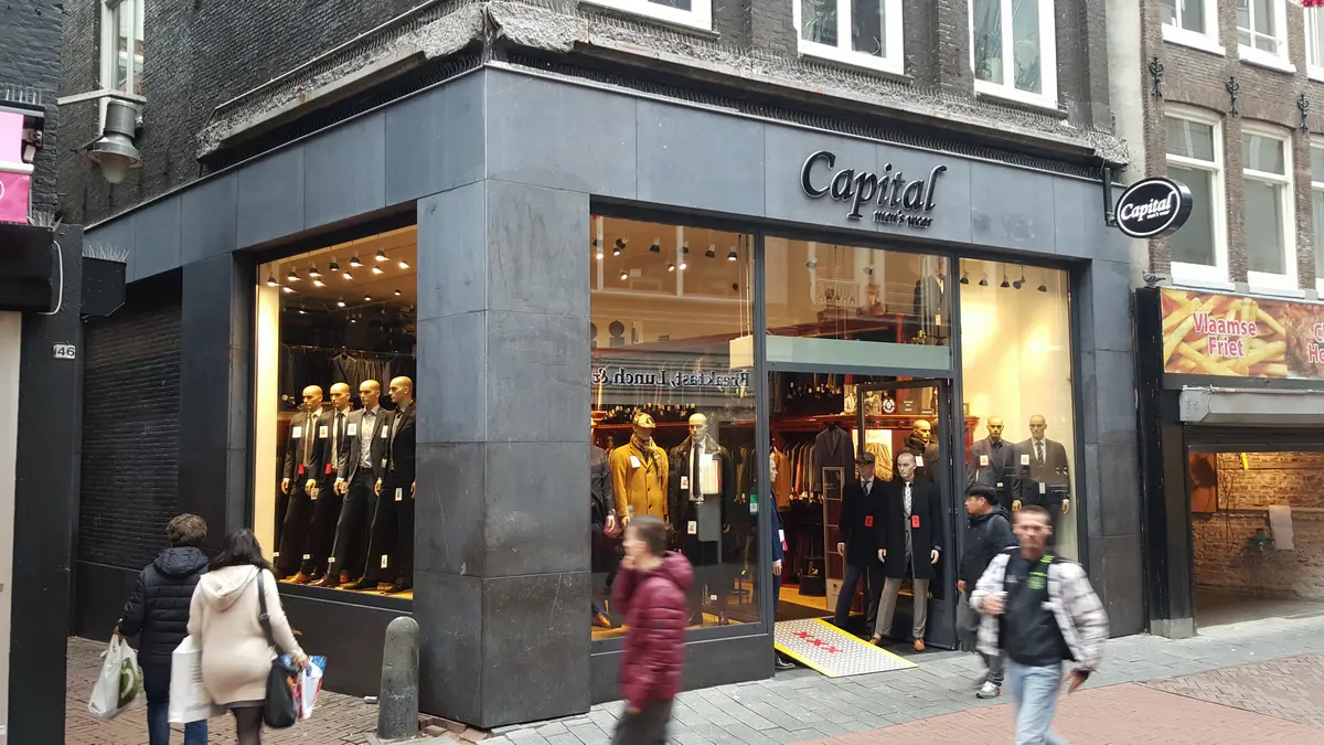 Verbouw en herindeling van winkelruimte in Amsterdam